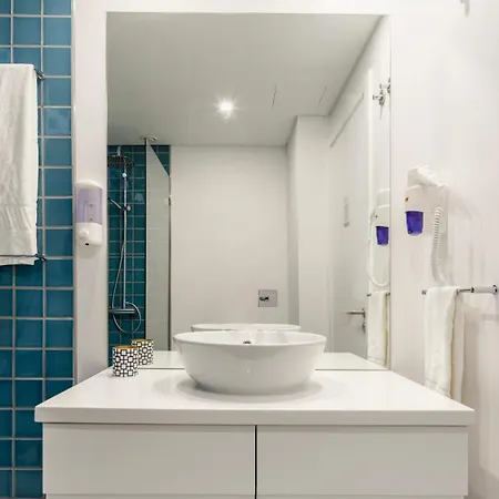 Serviced - Parque Апартаменти *