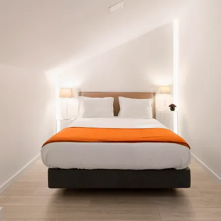 Serviced - Parque Апартаменти *